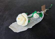 Load image into Gallery viewer, Crochet Roses
