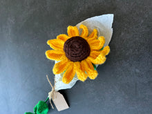 Load image into Gallery viewer, Crochet Sunflower